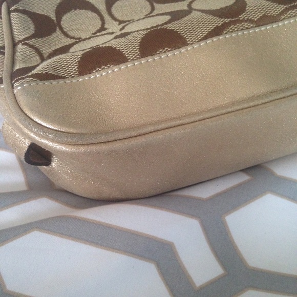 Coach Handbag - Picture 4 of 4