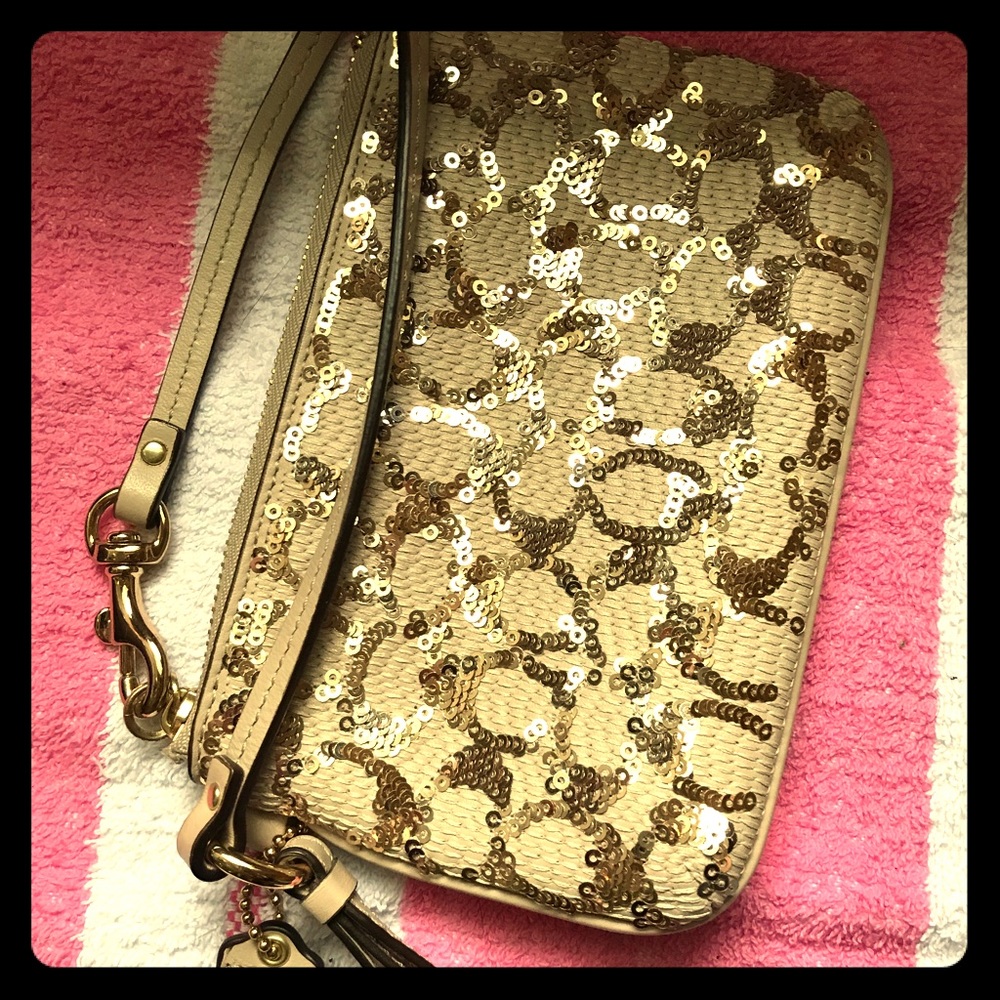 Coach Poppy wristlet