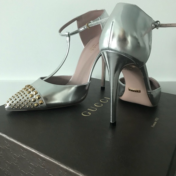 Shoes - Picture 1 of 4