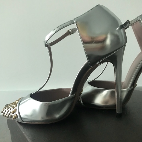 Shoes - Picture 4 of 4