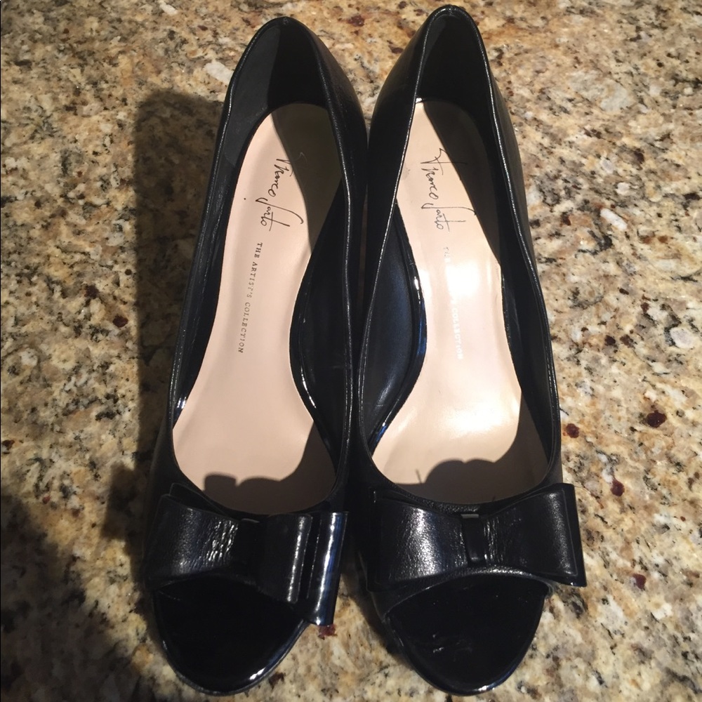 NWOT Authentic Franco sarto black wedges