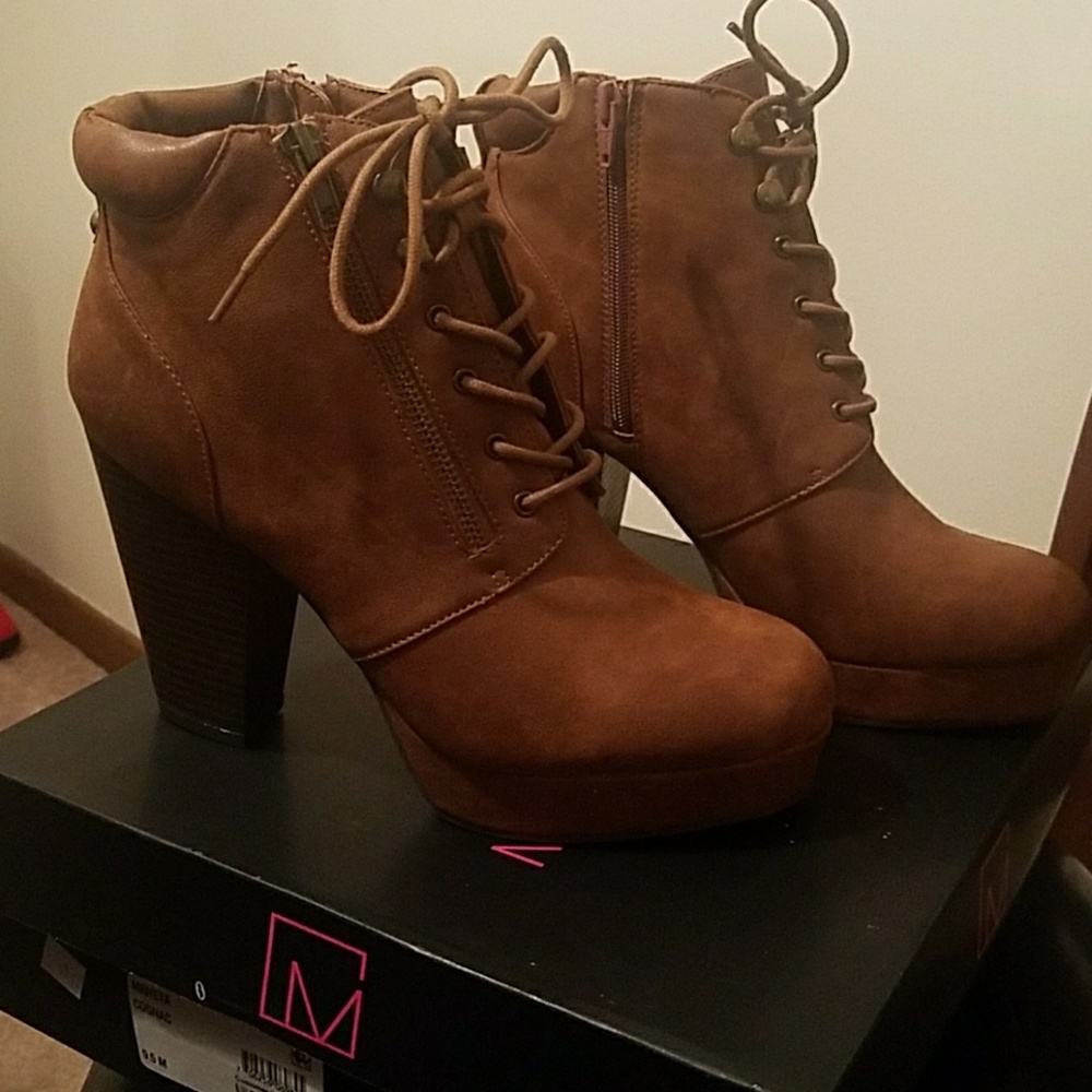 Heel boots