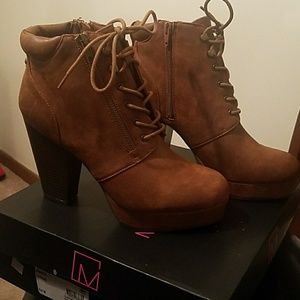 Heel boots