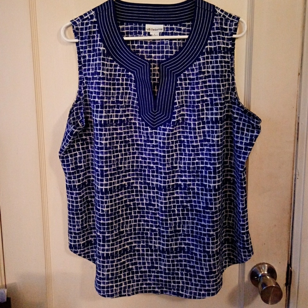 Geometric blue and white sleeveless blouse