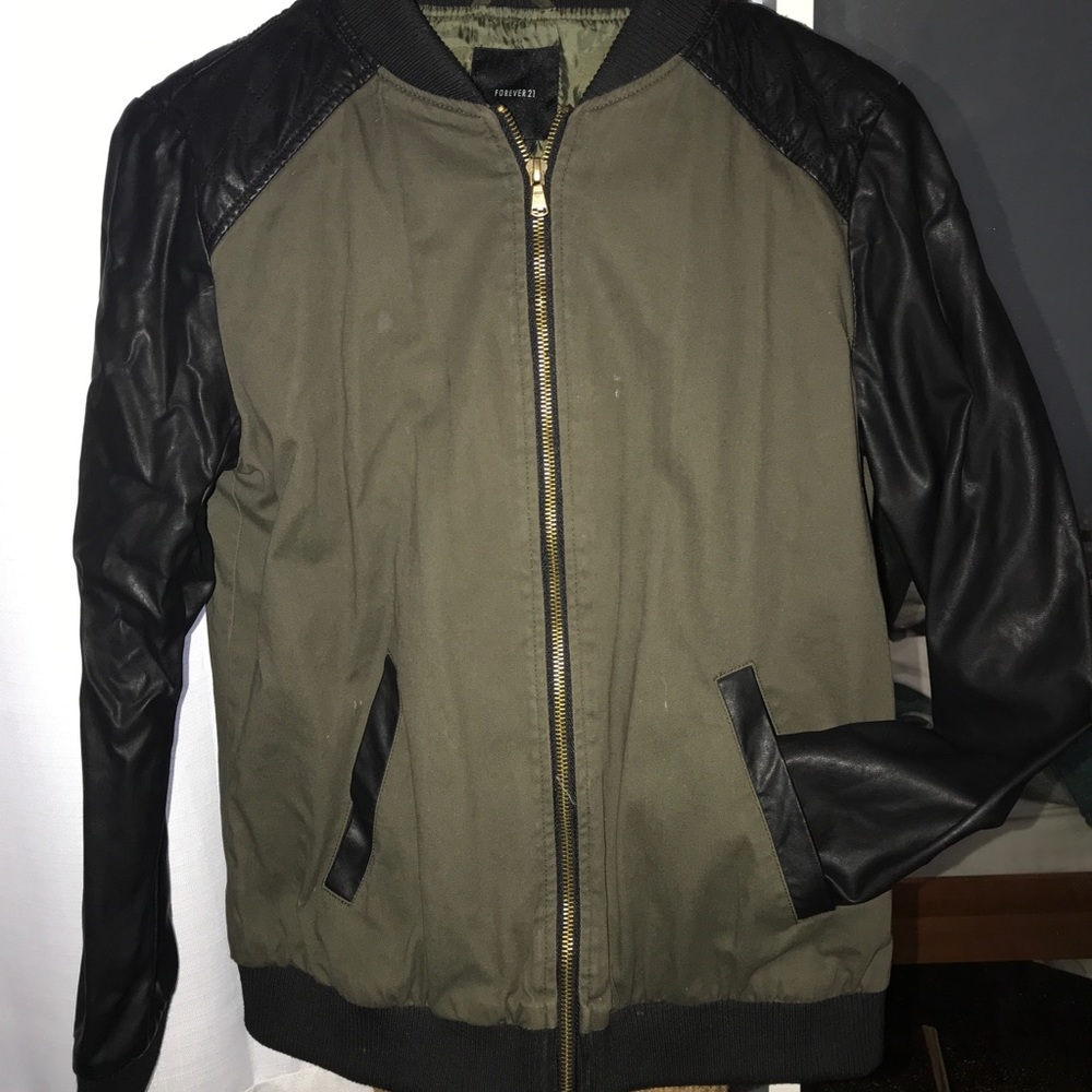 FOREVER 21 BOMBER JACKET