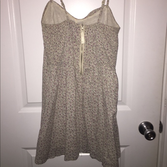 Light flowery dress - Picture 3 of 3