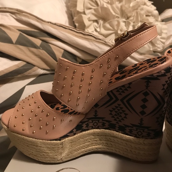 Jessica Simpson wedges - Picture 2 of 3