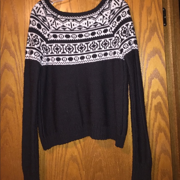 Black and White heavy sweater - Picture 3 of 3