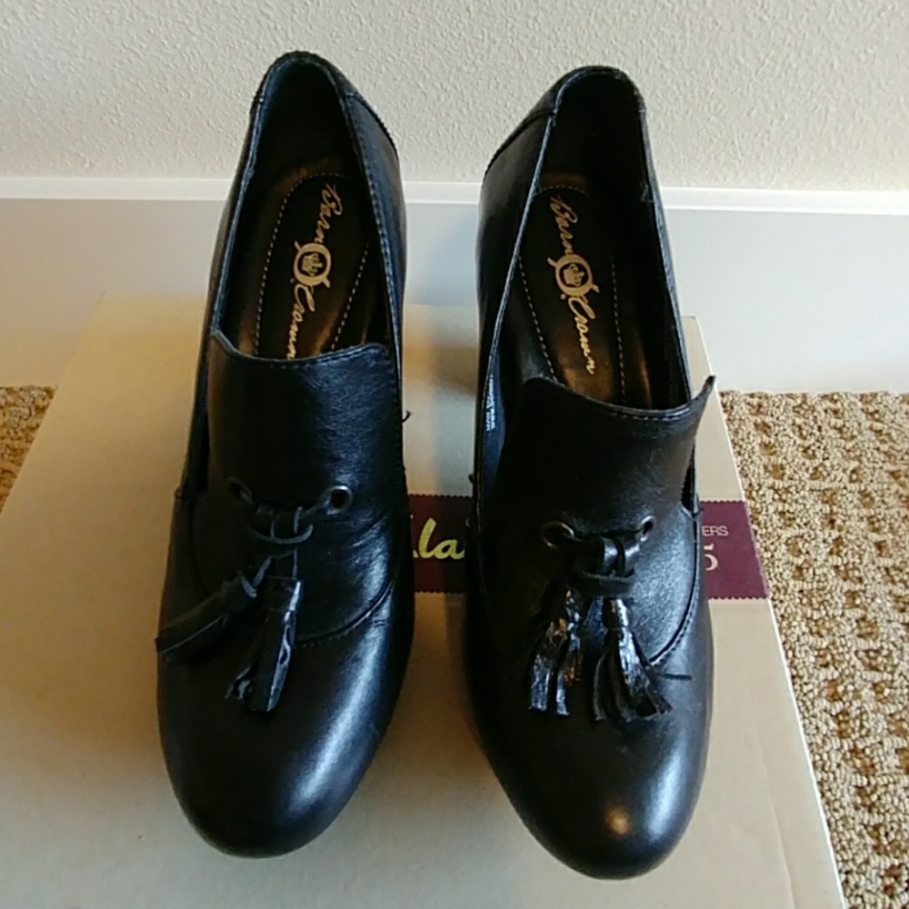 Born Crown Leather Heeled Loafers