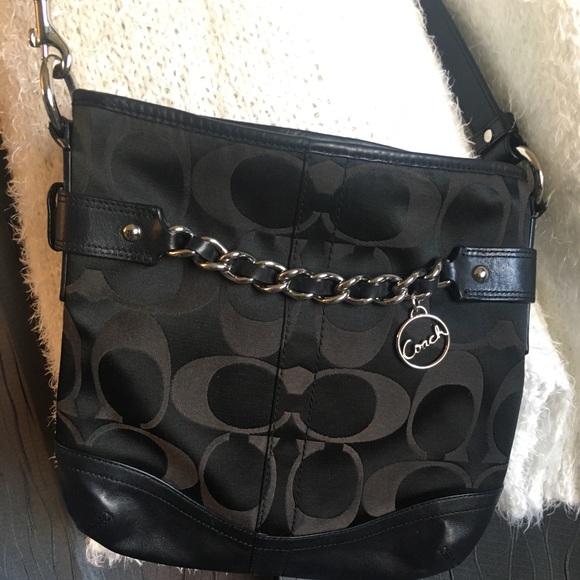 Coach Handbags - Classic Coach Crossbody Messenger Bag
