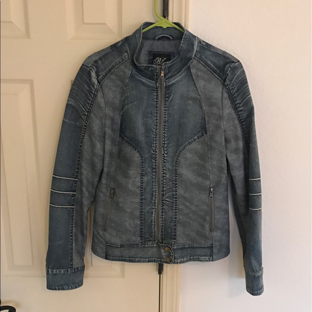 Women's jean jacket.