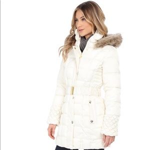 💕 LIKE NEW Betsey Johnson White Puffer Coat 💕