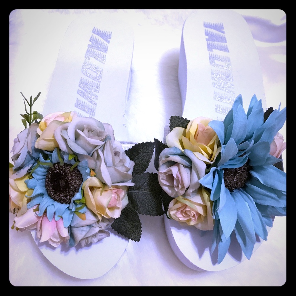 beautiful flower wedge slipper！