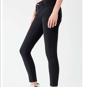 BDG 27W twig mid rise - black