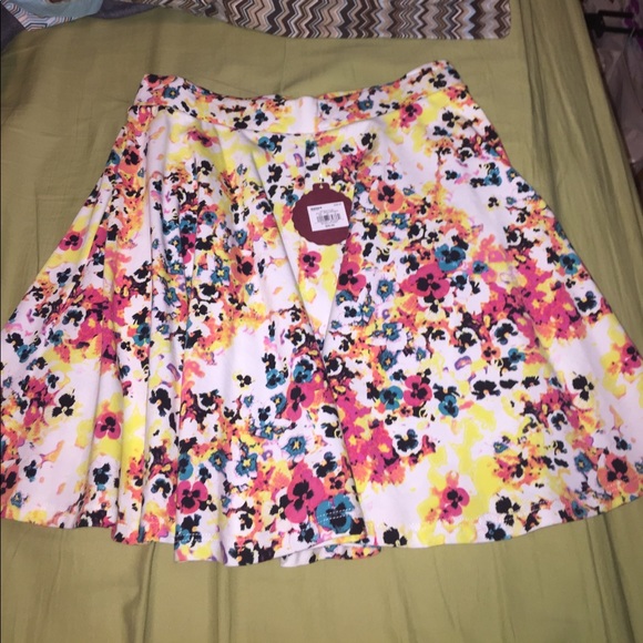 Skater Skirt - Picture 2 of 2