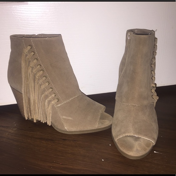 Tan wedges- never worn - Picture 1 of 1