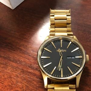 Men’s Nixon Sentry Watch Black & Gold