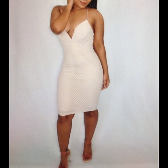 Nude dress - Picture 1 of 1