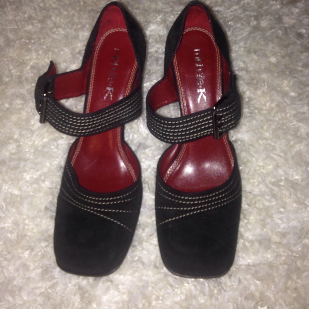 Black suede Michelle k heels -size 7.5