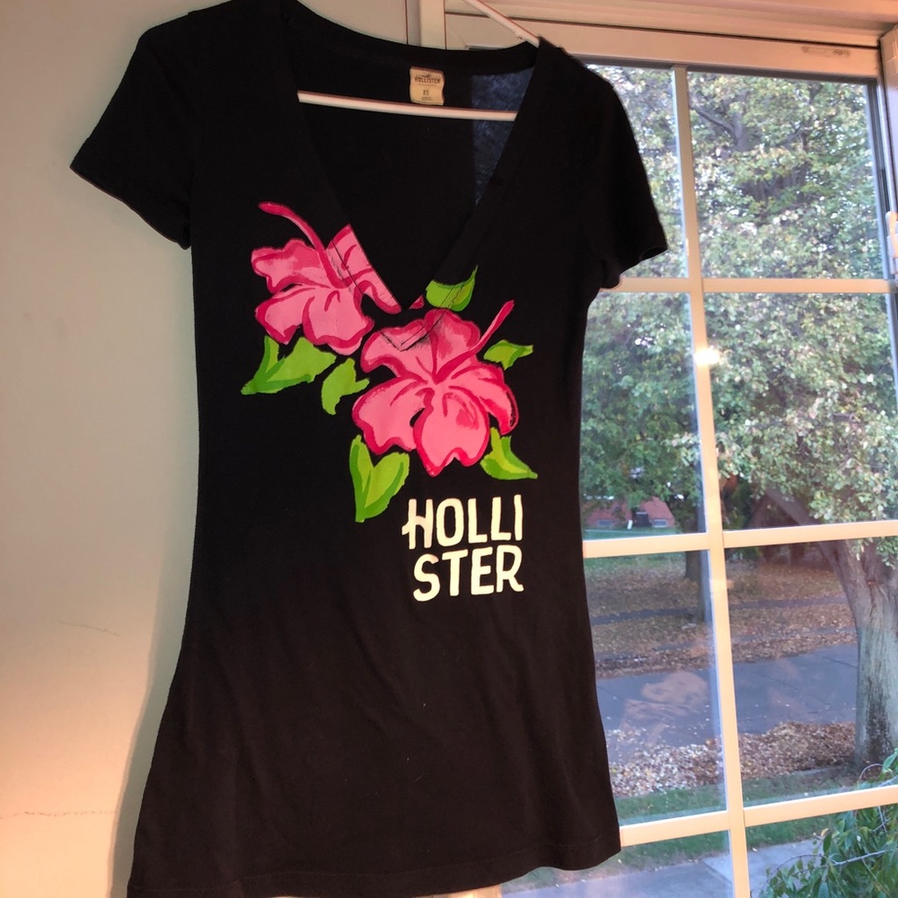 hollister v neck