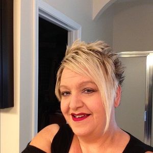 Meet your Posher, Joann