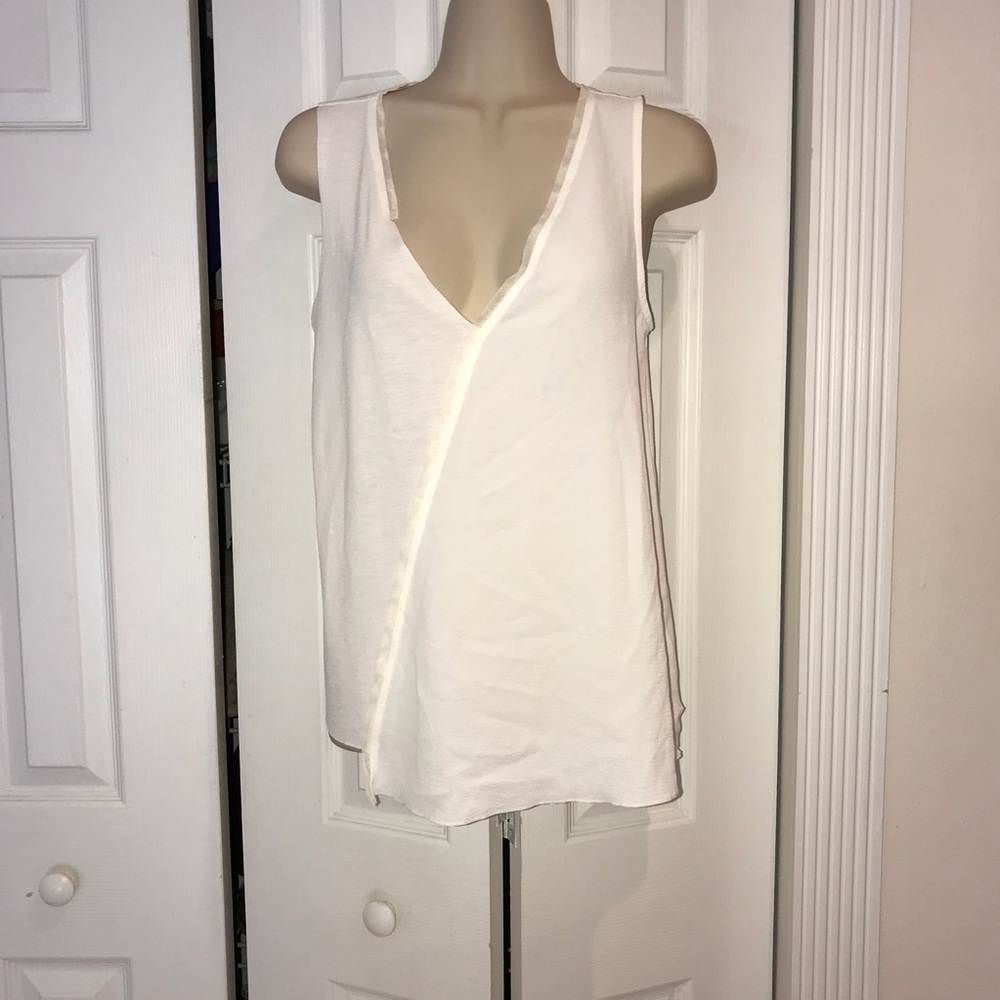 NWT Express White Top | S