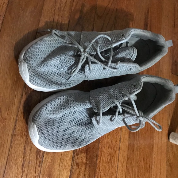 Nike Roshe One - Picture 2 of 3