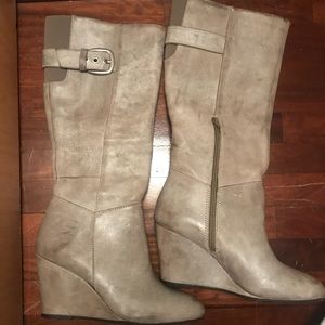 BRAND NEW Steve Madden gray boots