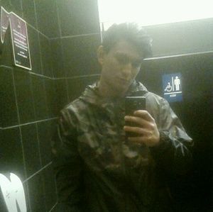 Meet your Posher, Carlos