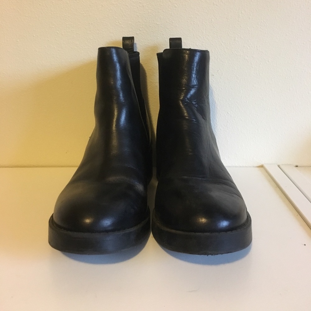 Steve Madden Black Chelsea Ankle Boots