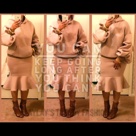 Two Piece Set- NUDE - Picture 2 of 3