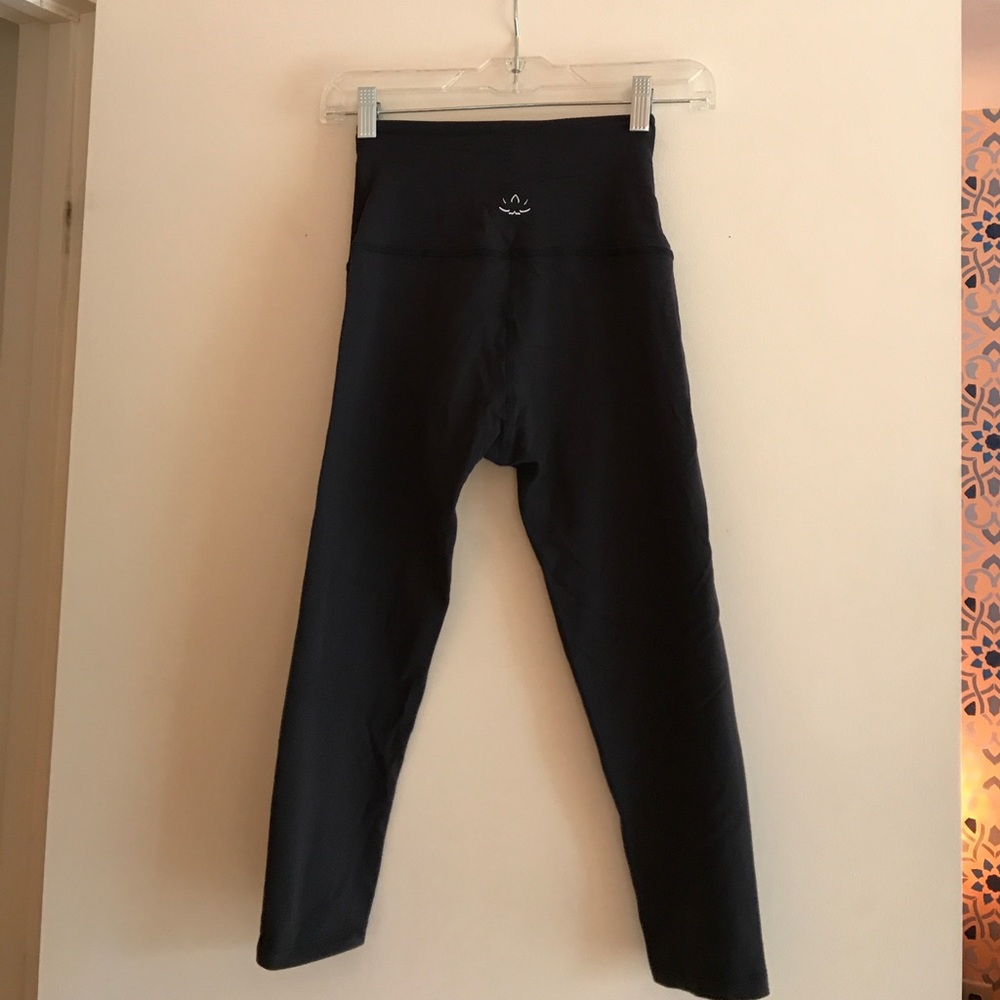 Beyond Yoga High-Waisted Capri Legging Size S