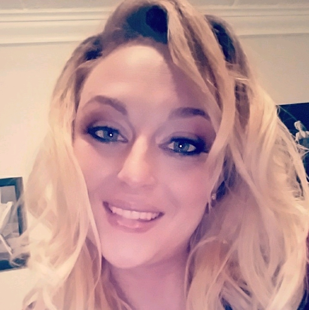 Meet your Posher, Leeann