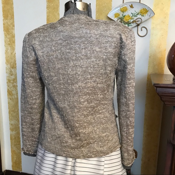 DKNY size 6 tweed jacket in light brown and gray - Picture 5 of 5