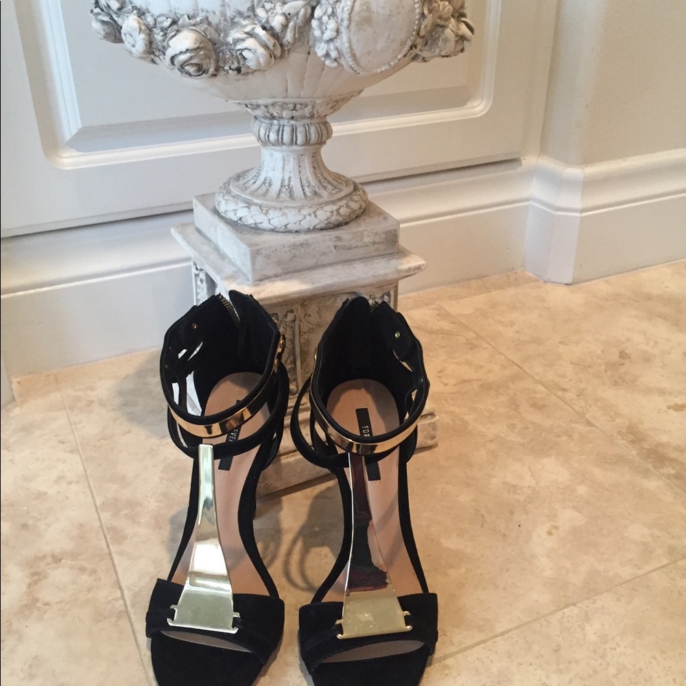 🎉🔥Forever21 gold medal heels🔥🎉 - Picture 7 of 8