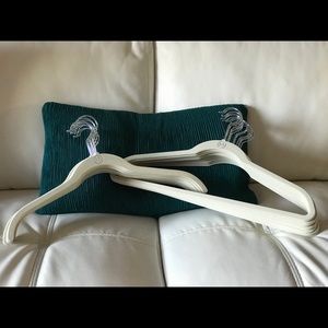 Joy Huggable hangers