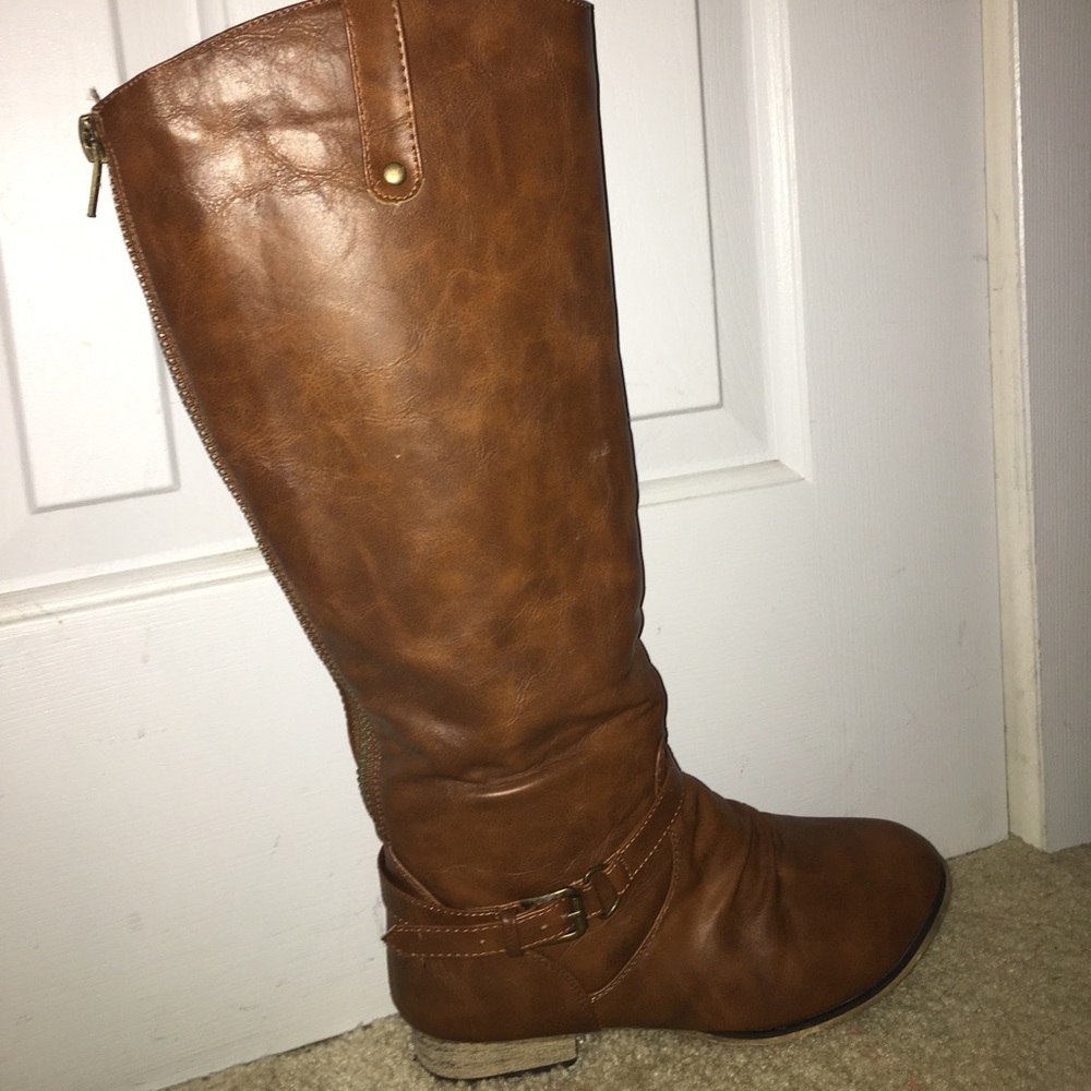 Knee High Carmel Colored Boots