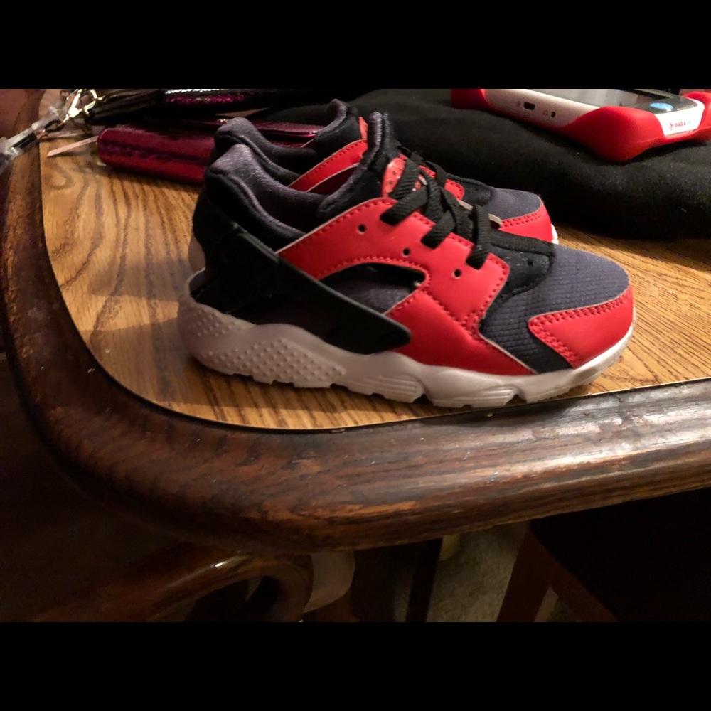 Toddler Boys Nike huraches size 10c