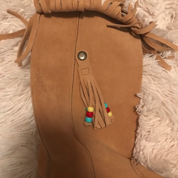 NWOT* Minnetonka Fringe Boho Boots 🌸 - Picture 4 of 5
