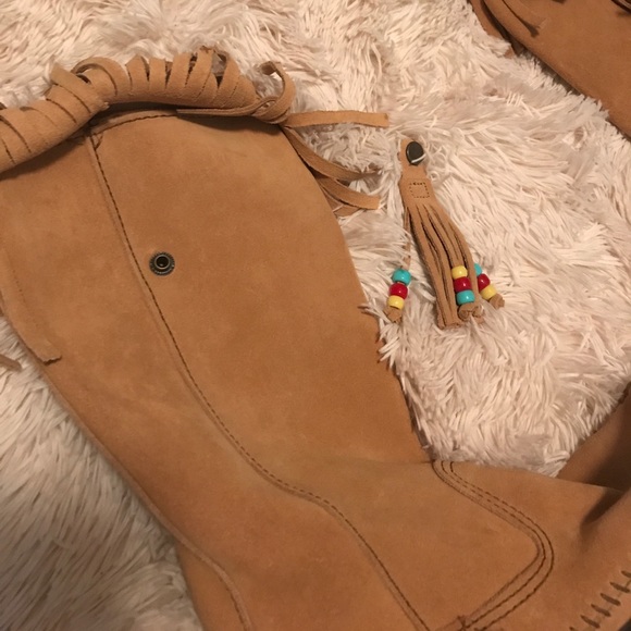 NWOT* Minnetonka Fringe Boho Boots 🌸 - Picture 5 of 5