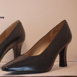 Sam & Libby Leather Upper Pump