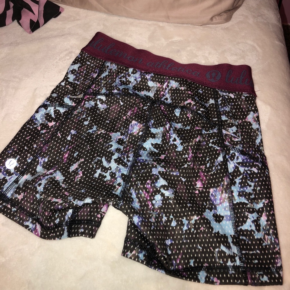 lululemon spandex shorts, brand new