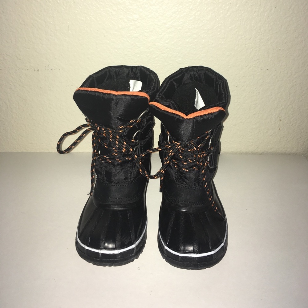 Boys snow boots
