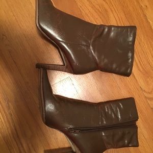 Sketchers square toes boots