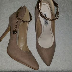 Jennifer Lopez Suede Nude Heels