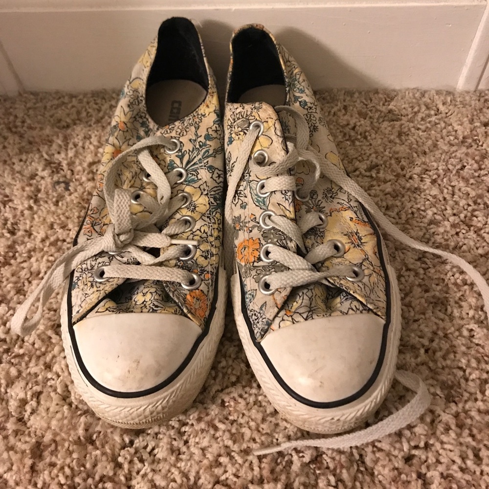 Converse flower print sneakers
