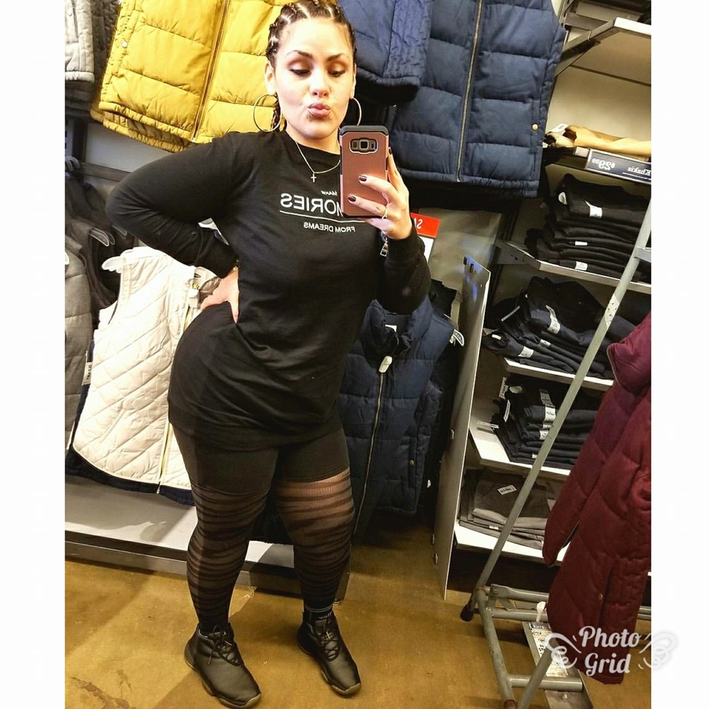 Meet your Posher, Claudia