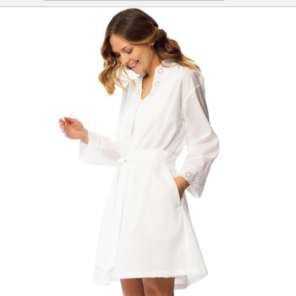 Eileen West Eyelet Dream Wrap Robe - white lace