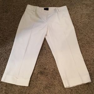 Sold-White cropped size 6 pant