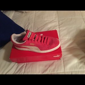 Geranium colored pumas for women
